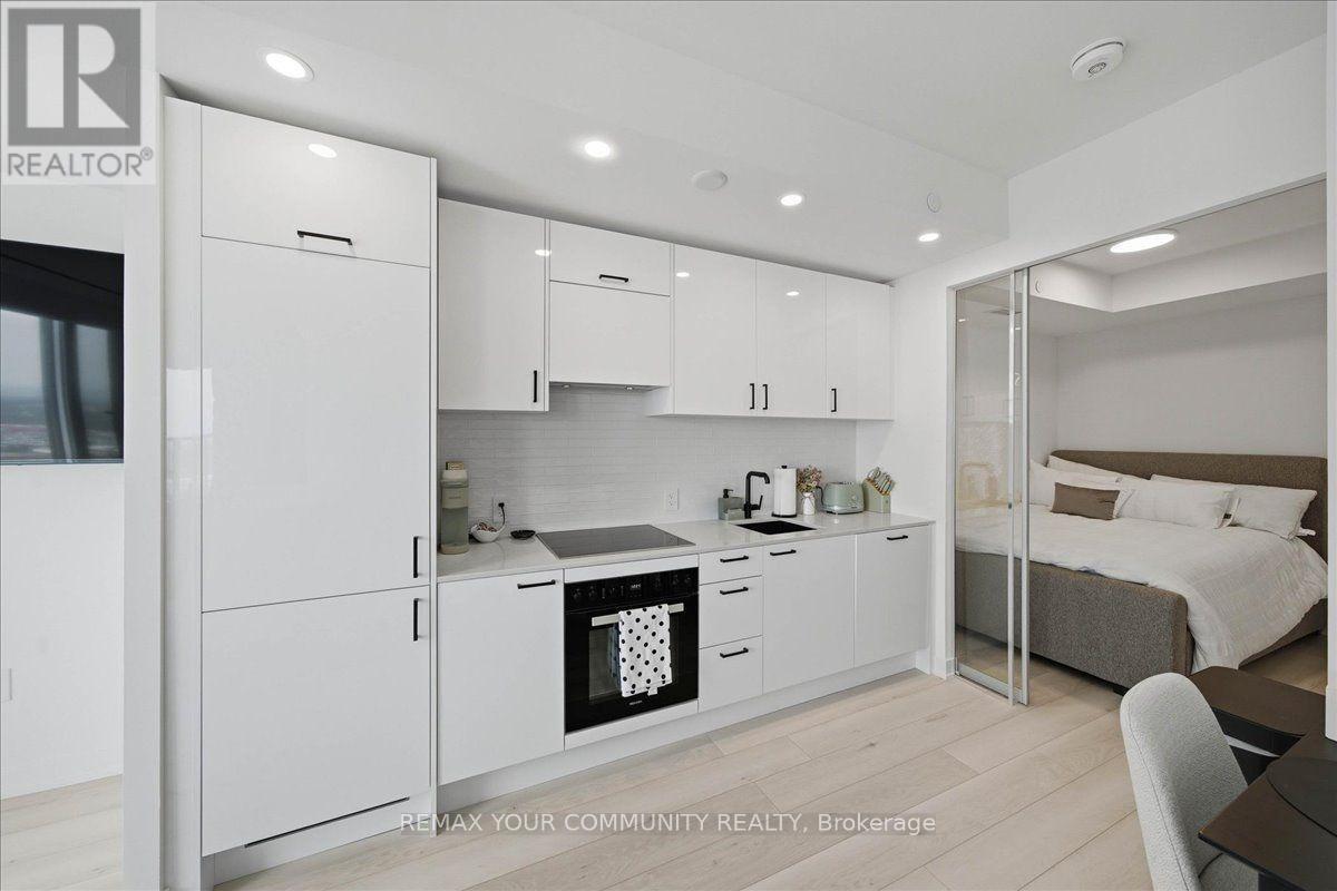2101 - 1 Quarrington Lane, Toronto, Ontario  M3C 0S4 - Photo 8 - C13582904