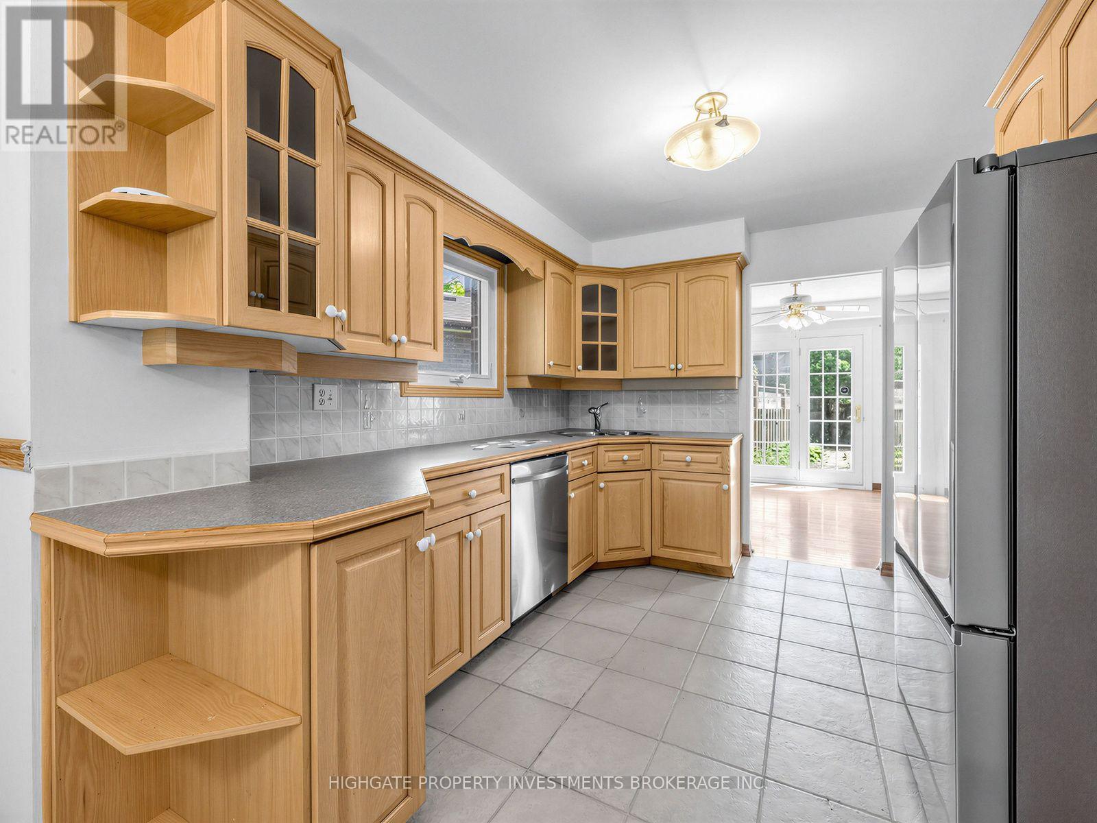 739 Edgewood Road, Pickering, Ontario  L1V 2Z7 - Photo 7 - E13583076