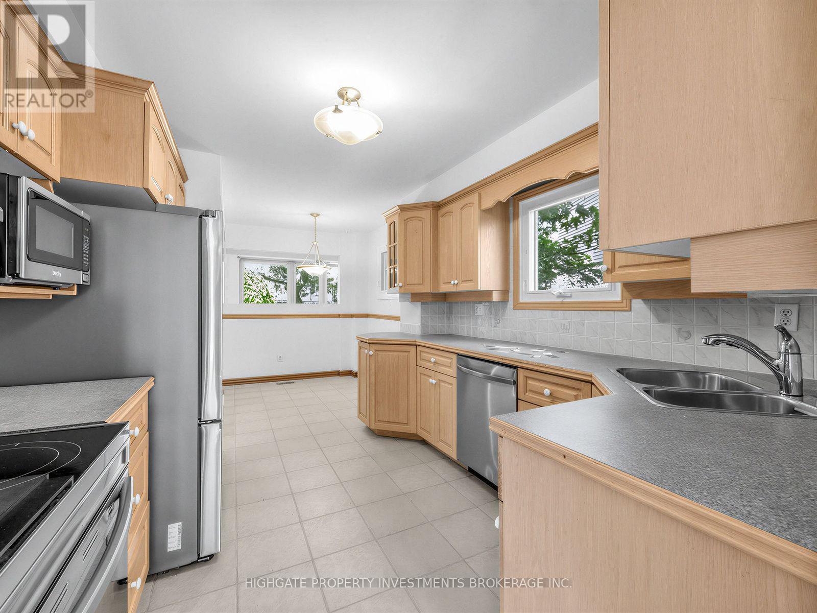 739 Edgewood Road, Pickering, Ontario  L1V 2Z7 - Photo 9 - E13583076