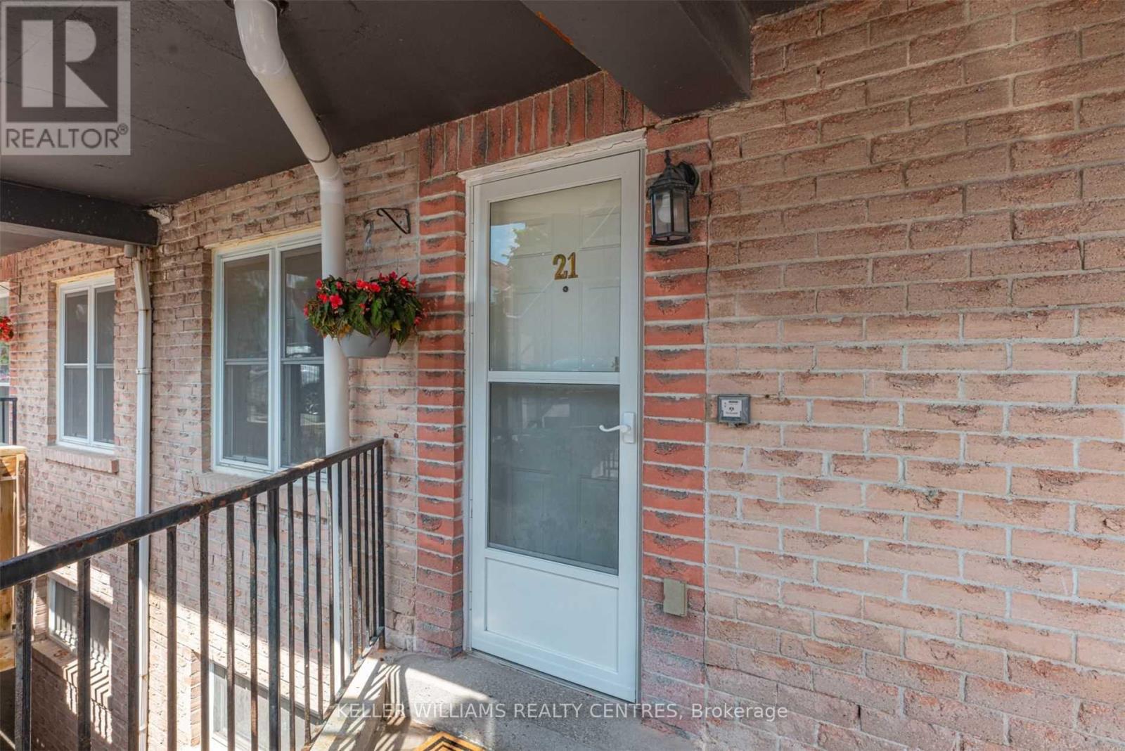 21 - 115 Main Street S, Newmarket, Ontario  L3Y 8J2 - Photo 2 - N13583006