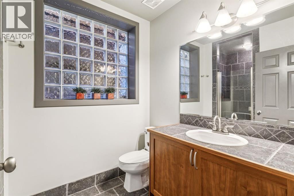 2033 Bowness Road Nw, Calgary, Alberta  T2N 3K9 - Photo 36 - A2329723