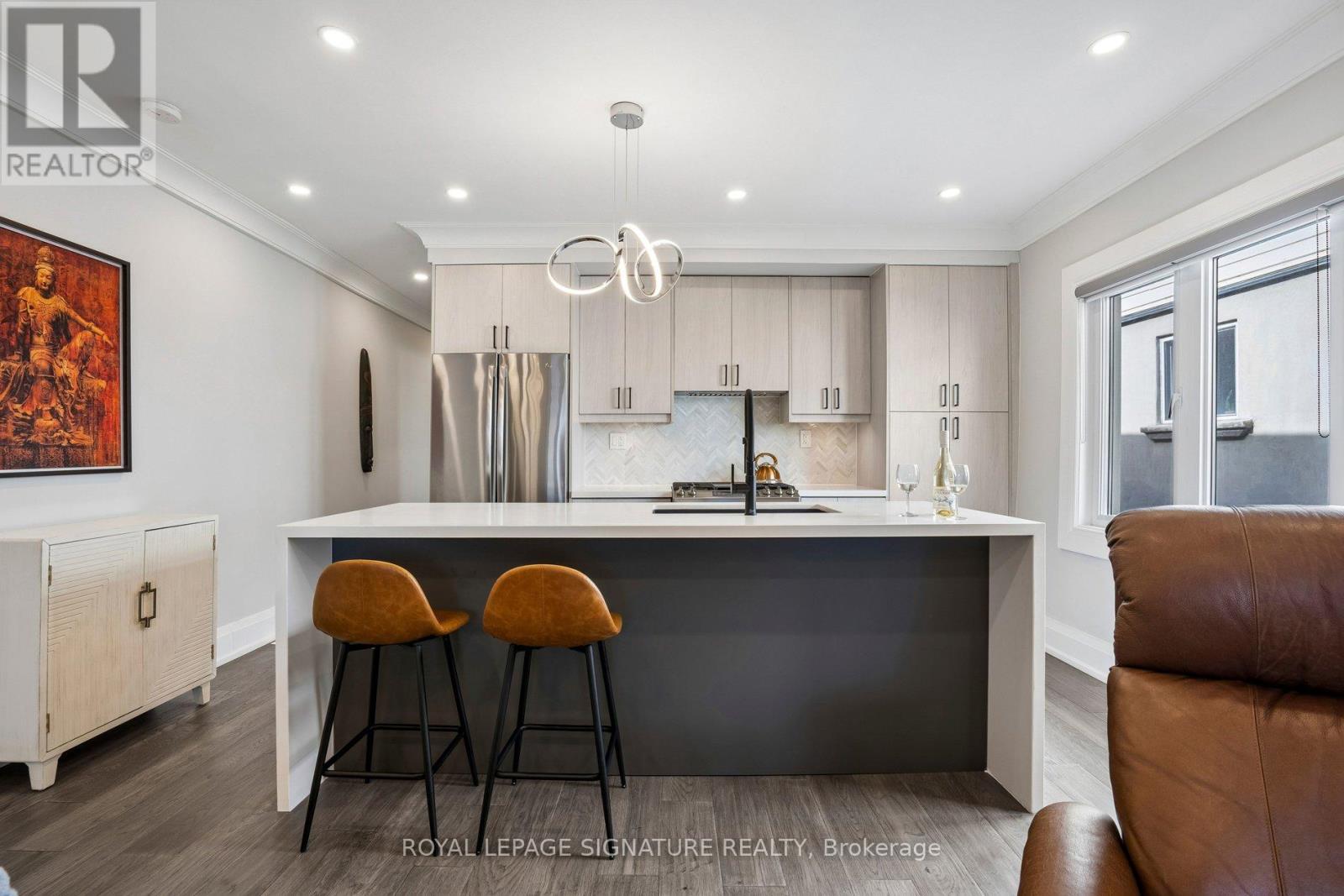 972 Cosburn Avenue, Toronto, Ontario  M4C 2W9 - Photo 3 - E13121820