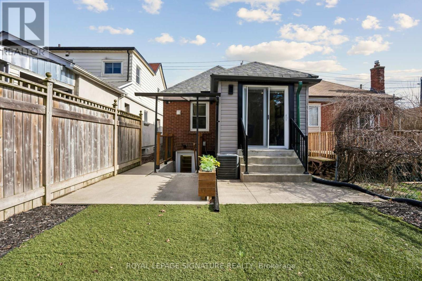 972 Cosburn Avenue, Toronto, Ontario  M4C 2W9 - Photo 46 - E13121820
