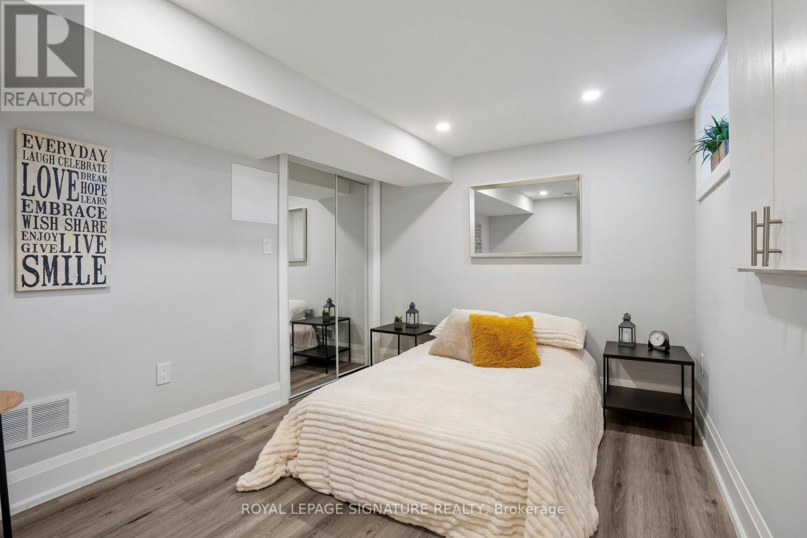 972 Cosburn Avenue, Toronto, Ontario  M4C 2W9 - Photo 35 - E13121820