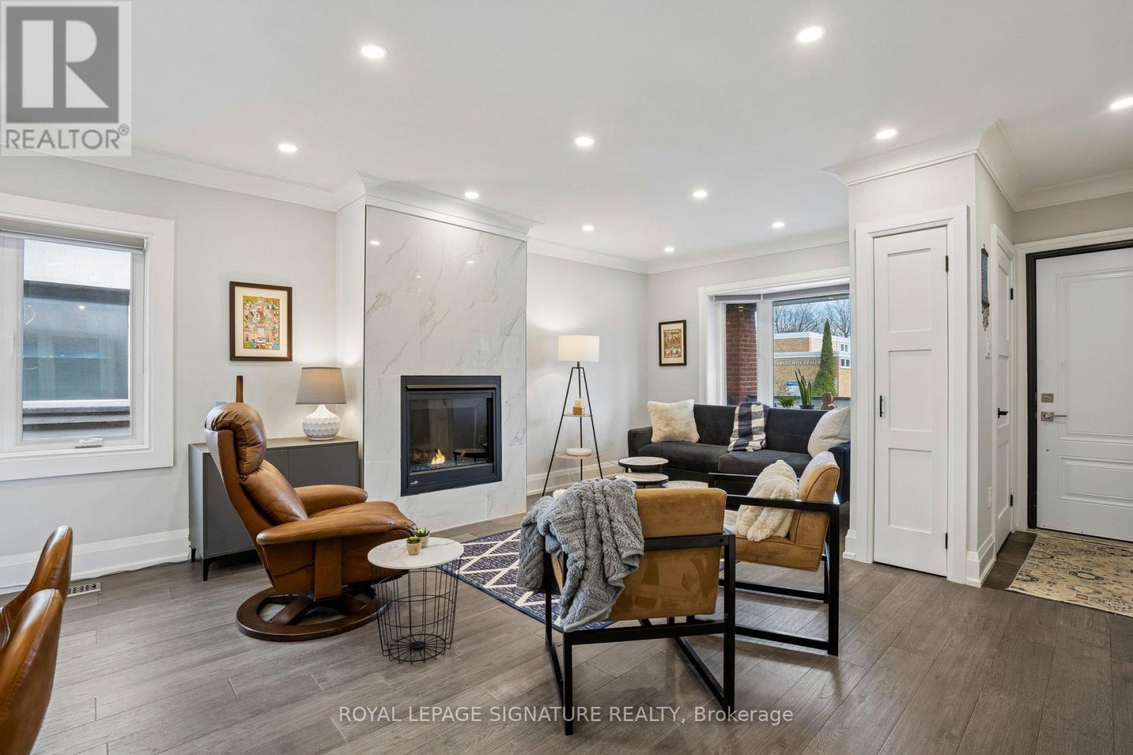 972 Cosburn Avenue, Toronto, Ontario  M4C 2W9 - Photo 2 - E13121820