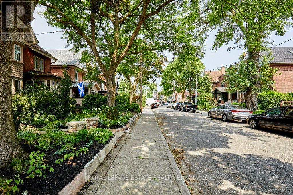 Lower - 120 Grenadier Road, Toronto, Ontario  M6R 1R4 - Photo 26 - W13583030