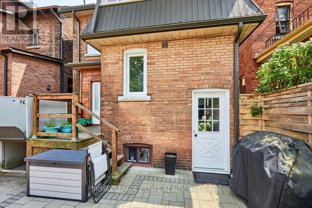 Lower - 120 Grenadier Road, Toronto, Ontario  M6R 1R4 - Photo 6 - W13583030