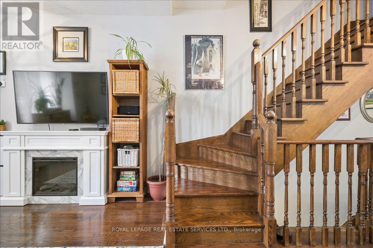 Th2 - 101 The Queensway, Toronto, Ontario  M6S 5B4 - Photo 9 - W13583062