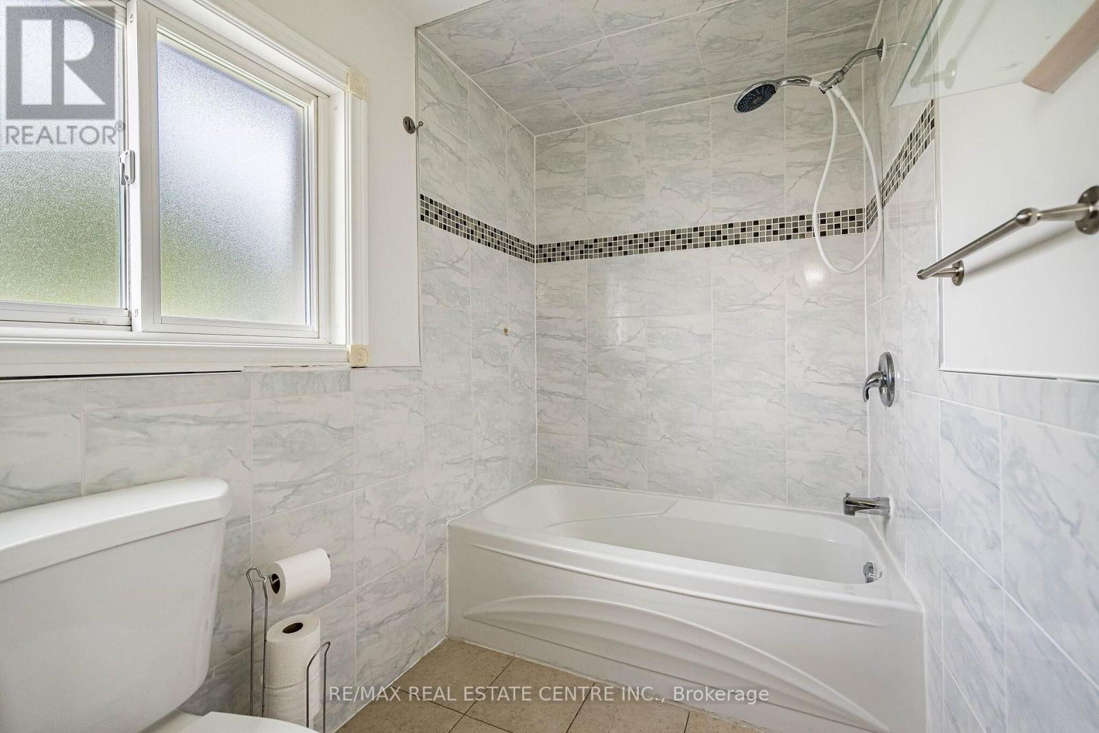 42 Lafleur Court, Brampton, Ontario  L6Y 3L7 - Photo 22 - W13582724