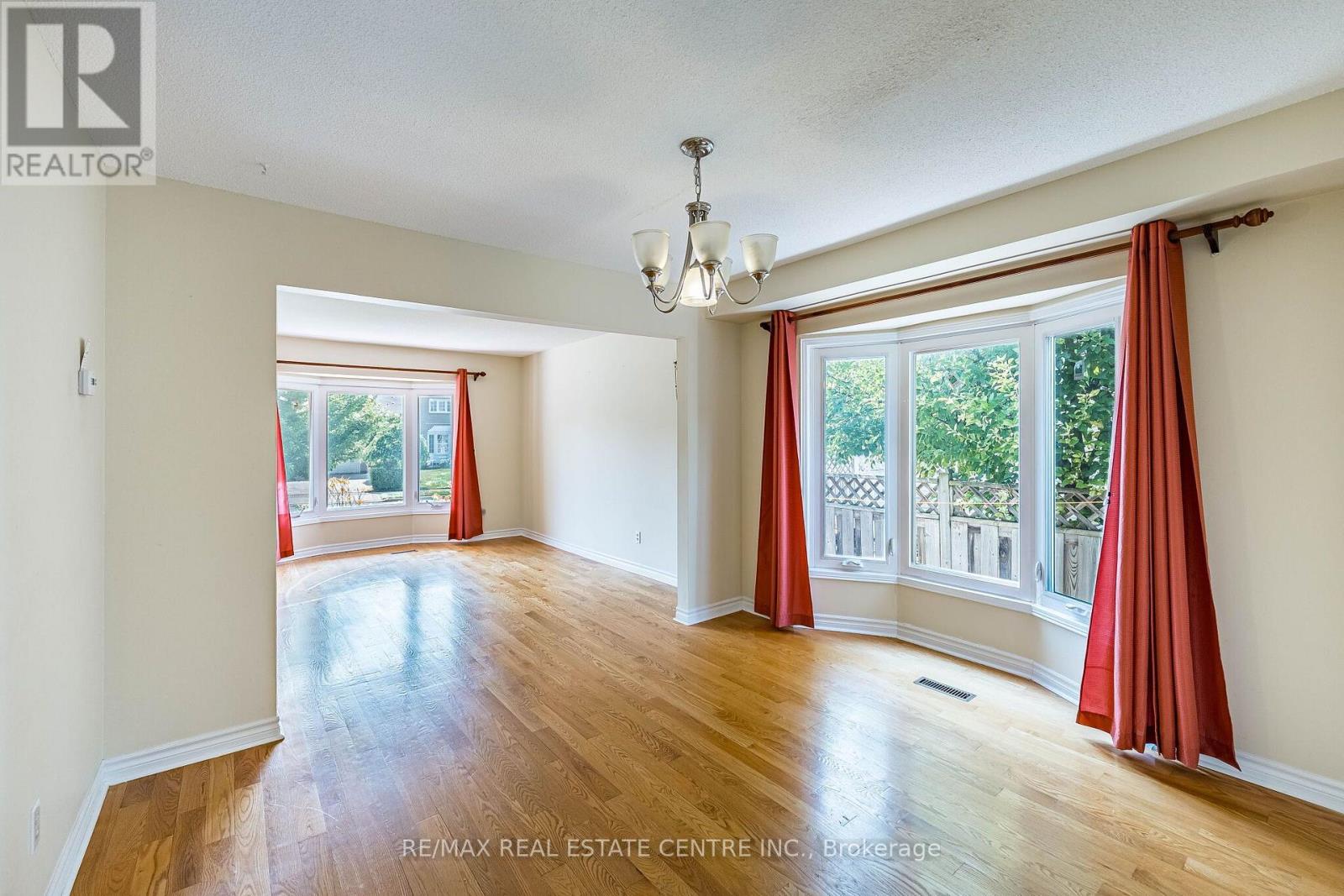 42 Lafleur Court, Brampton, Ontario  L6Y 3L7 - Photo 6 - W13582724