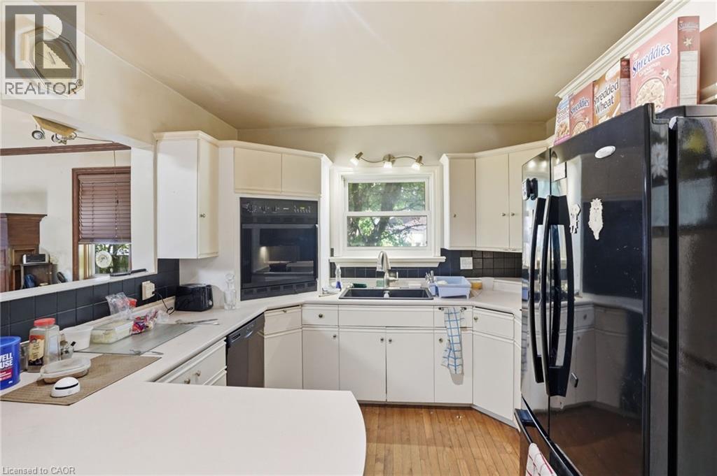 83 York Street, St. Catharines, Ontario  L2R 6C8 - Photo 6 - 40843349