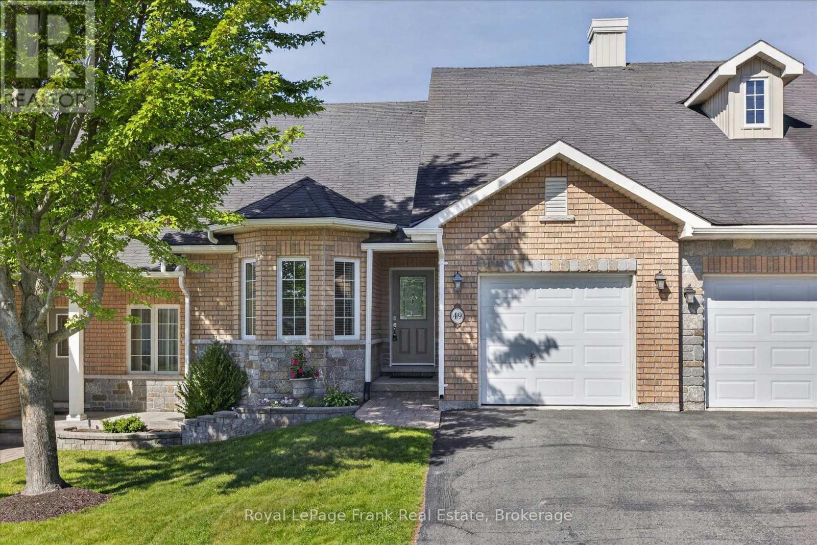 49 - 60 Village Crescent, Peterborough, Ontario K9J 0A9 - Photo 1 - X13583200