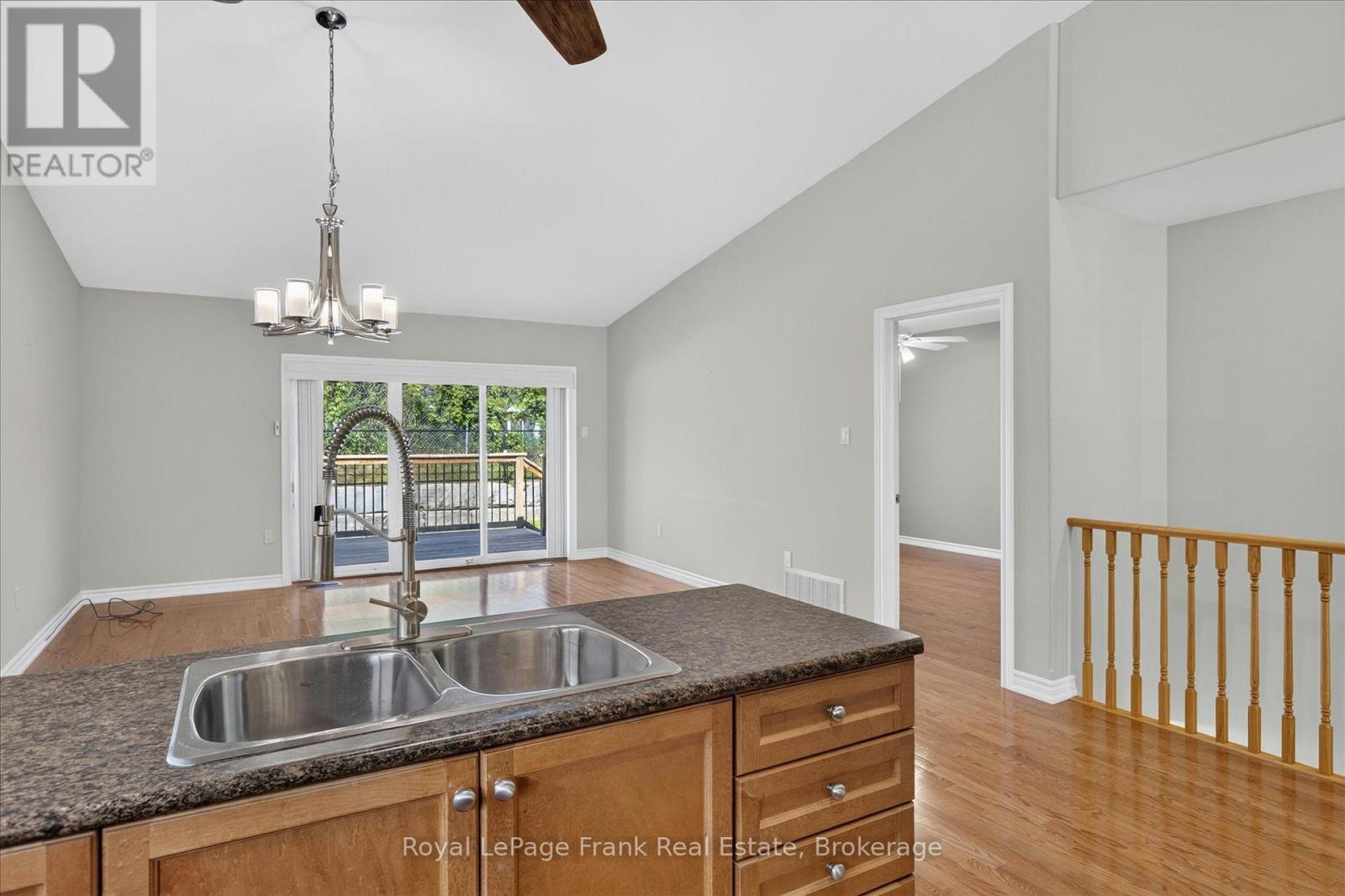49 - 60 Village Crescent, Peterborough, Ontario K9J 0A9 - Photo 12 - X13583200