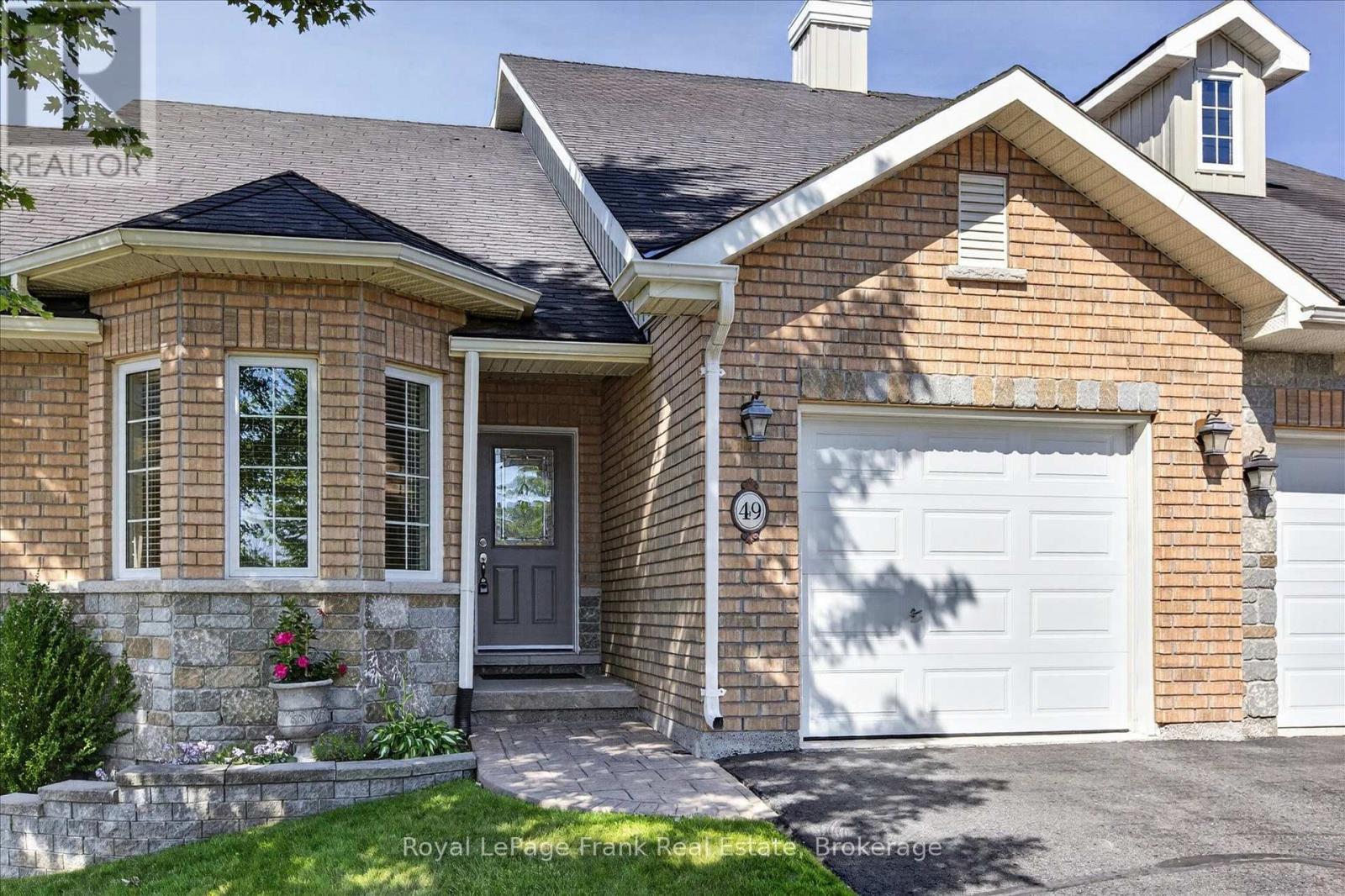49 - 60 Village Crescent, Peterborough, Ontario K9J 0A9 - Photo 2 - X13583200
