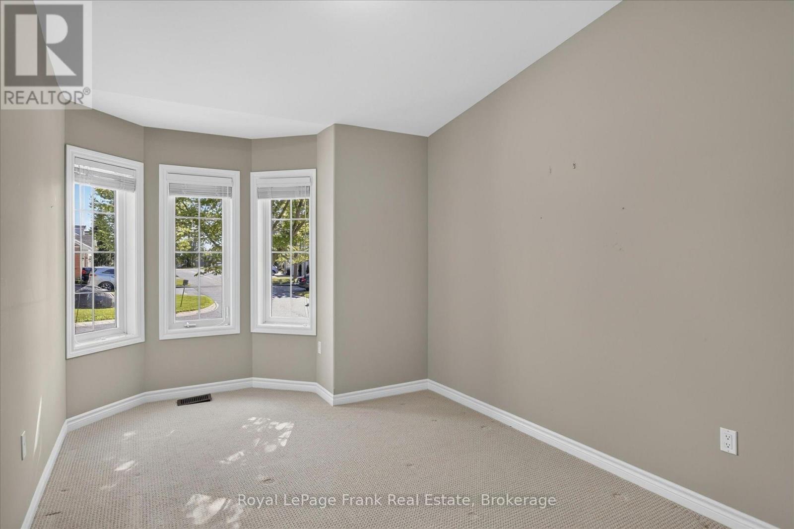 49 - 60 Village Crescent, Peterborough, Ontario K9J 0A9 - Photo 4 - X13583200
