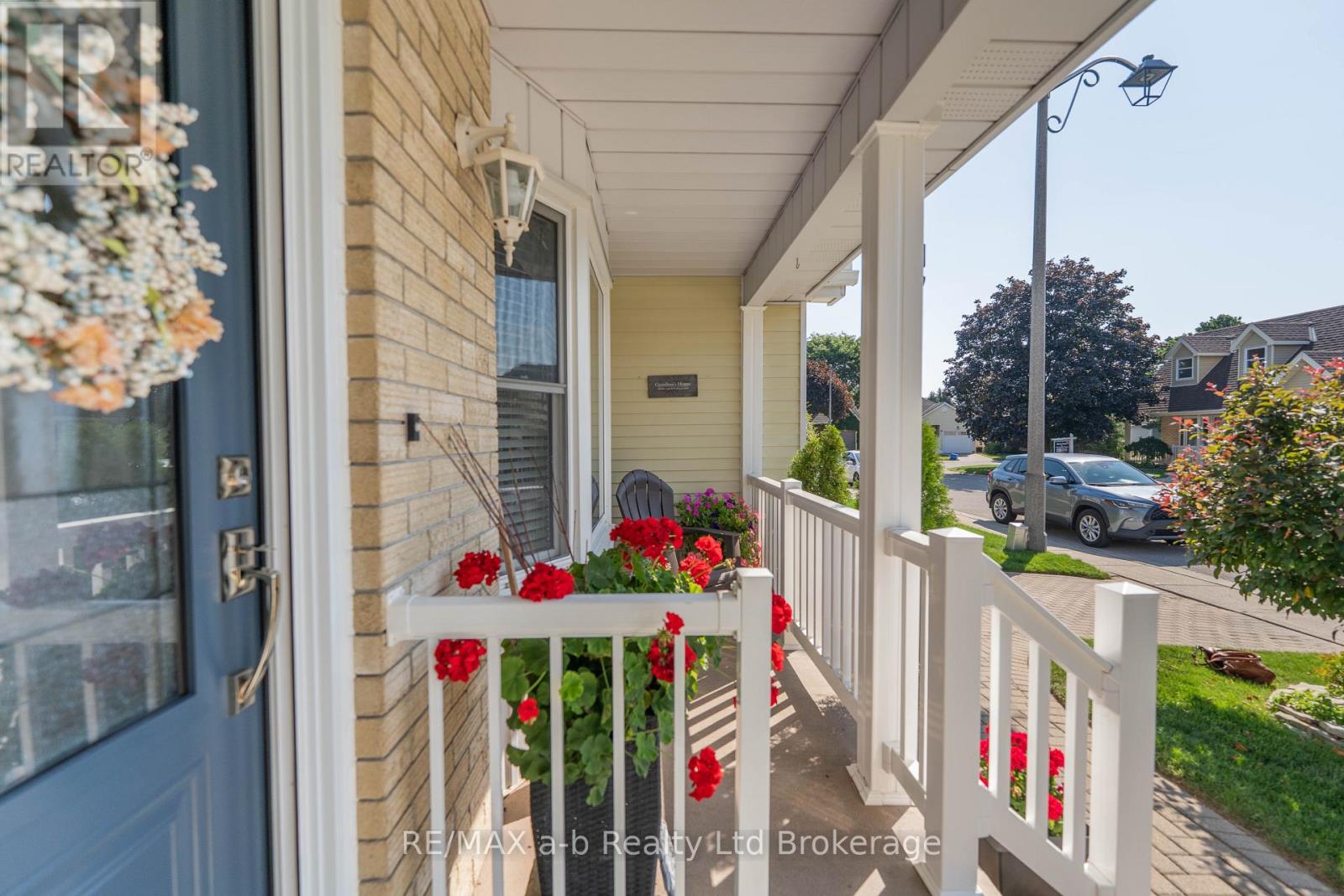 57 Edwin Crescent, Tillsonburg, Ontario  N4G 5H6 - Photo 3 - X13583270