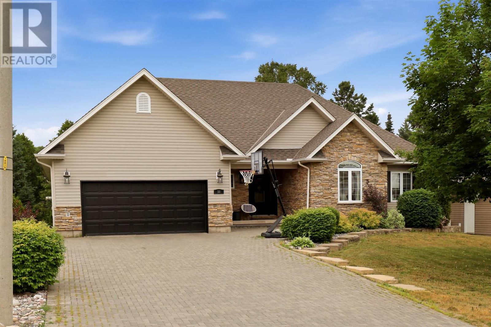 38 Millstream Dr, Sault Ste. Marie, Ontario  P6B 6L5 - Photo 1 - SM261902