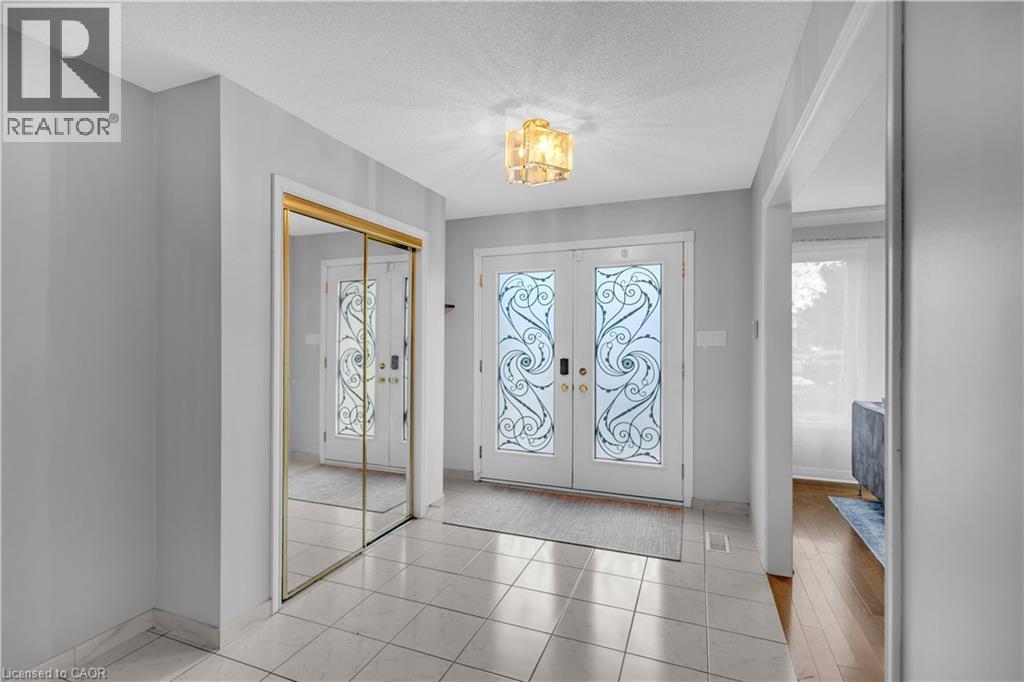 489 Acadia Drive, Hamilton, Ontario  L8W 3A3 - Photo 3 - 40849311