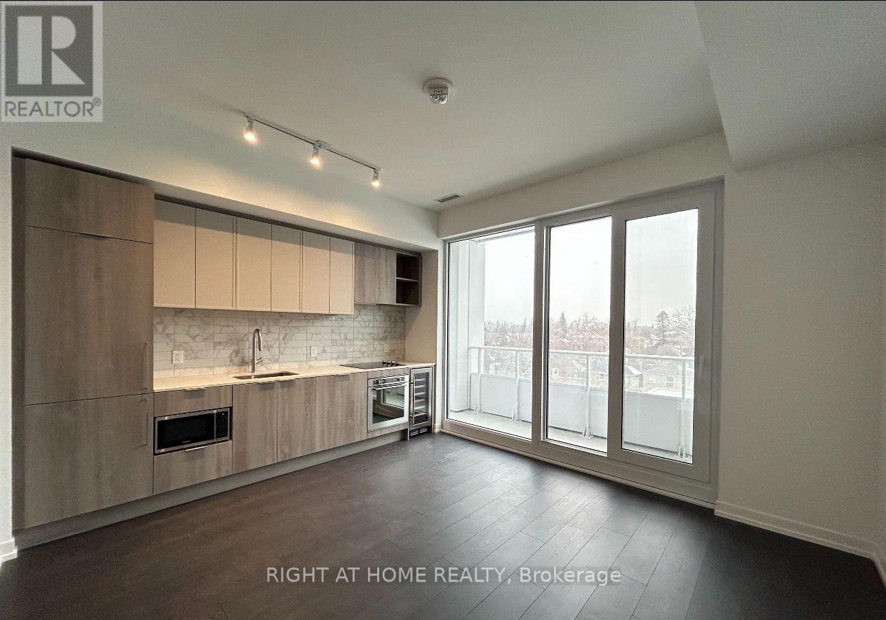 812 - 2020 BATHURST STREET, Toronto (Humewood-Cedarvale)