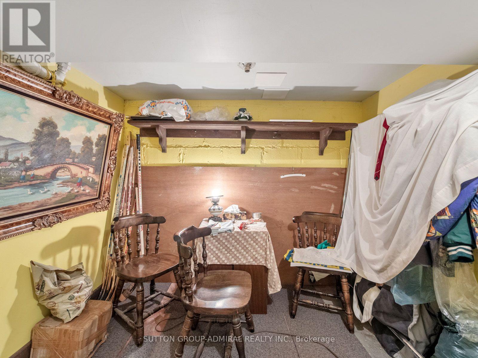 Main - 392 Eglinton Avenue W, Toronto, Ontario  M5N 1A2 - Photo 16 - C13583282