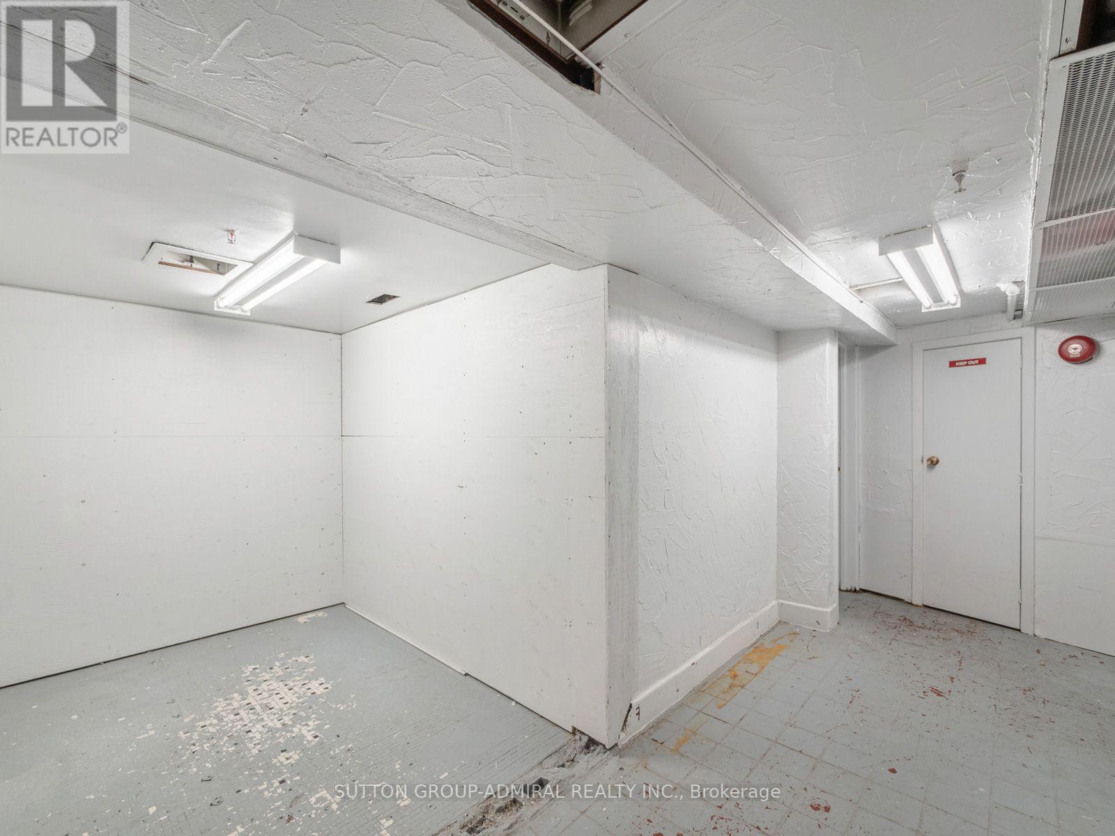 392 Eglinton Avenue W, Toronto, Ontario  M5N 1A2 - Photo 10 - C13583286