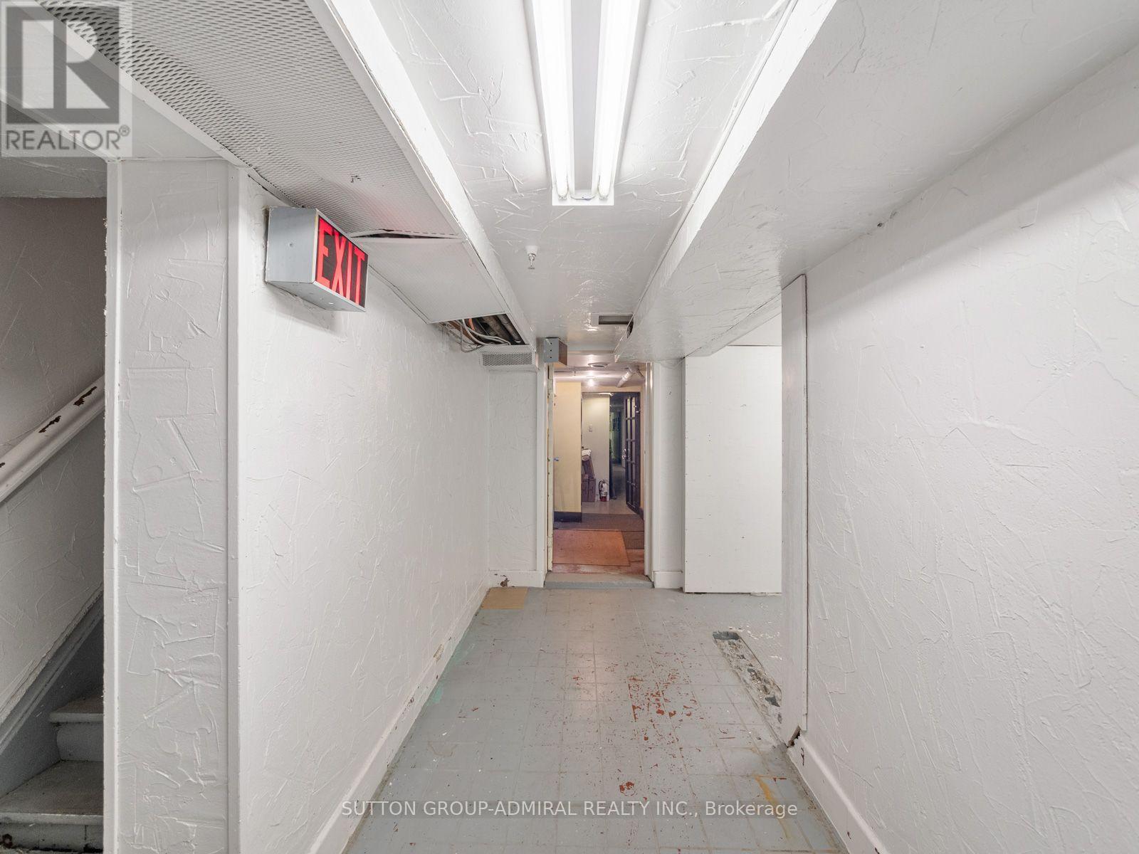 392 Eglinton Avenue W, Toronto, Ontario  M5N 1A2 - Photo 12 - C13583286