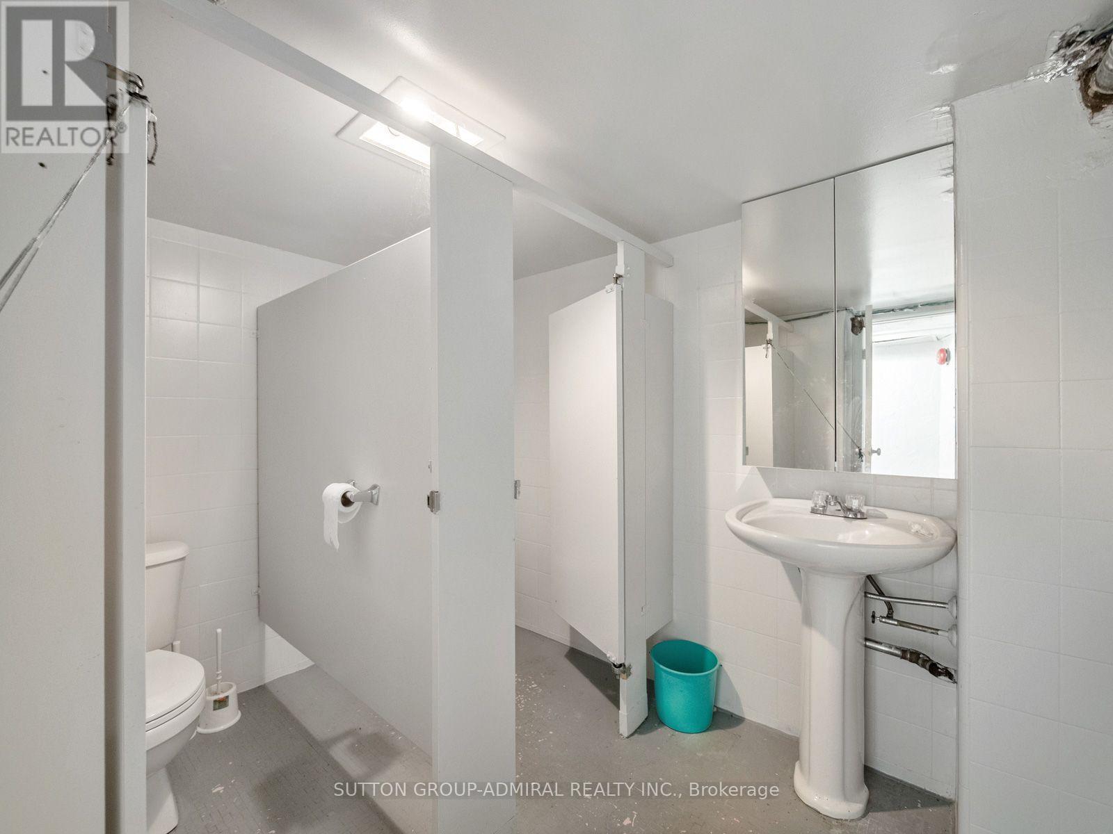 392 Eglinton Avenue W, Toronto, Ontario  M5N 1A2 - Photo 13 - C13583286