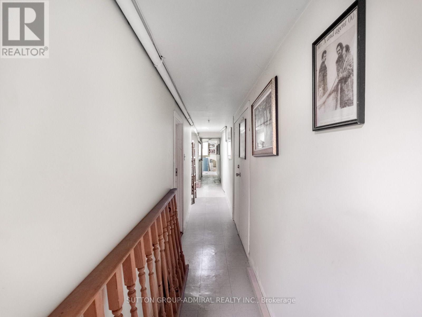 392 Eglinton Avenue W, Toronto, Ontario  M5N 1A2 - Photo 17 - C13583286