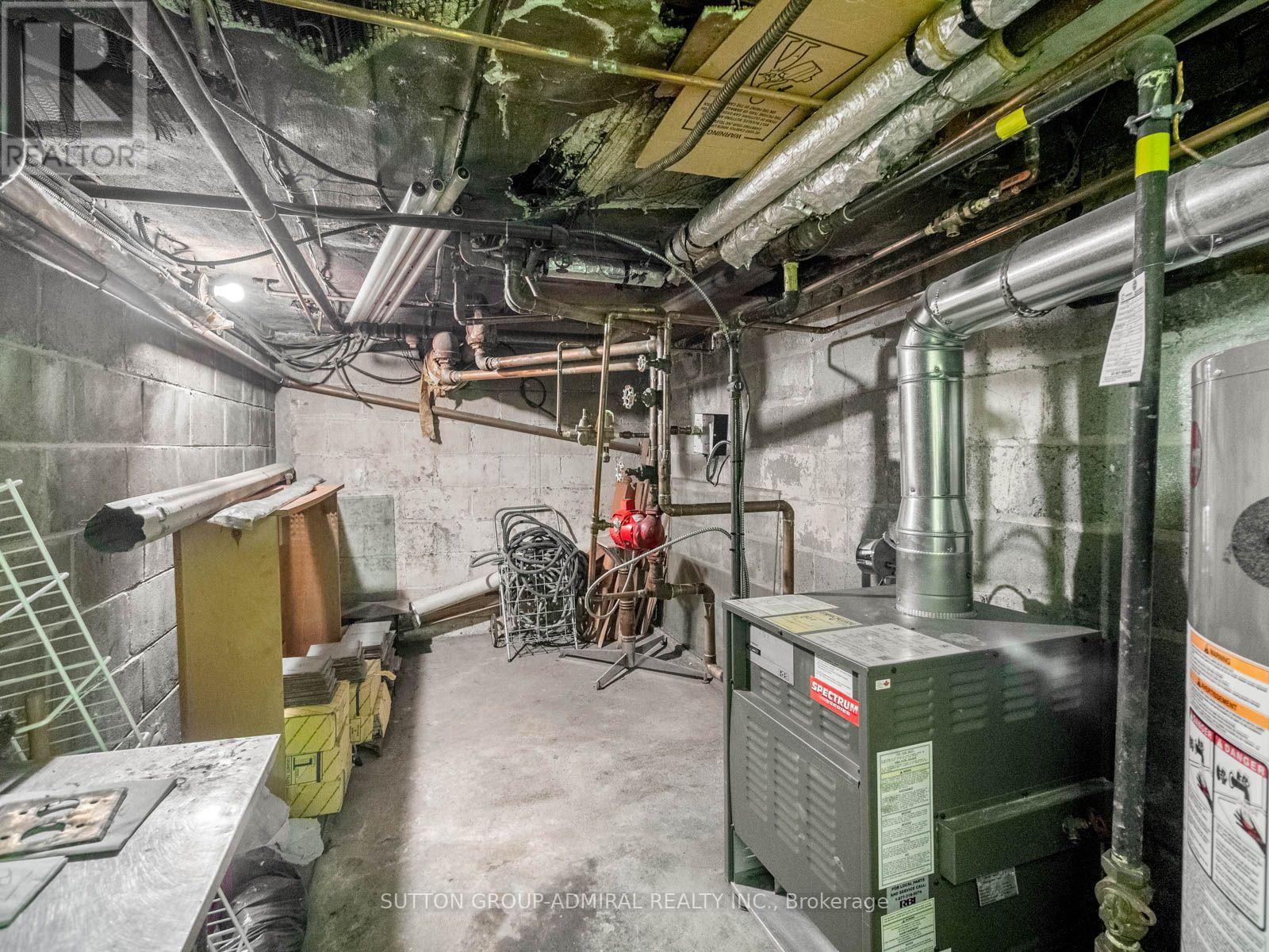 392 Eglinton Avenue W, Toronto, Ontario  M5N 1A2 - Photo 18 - C13583286