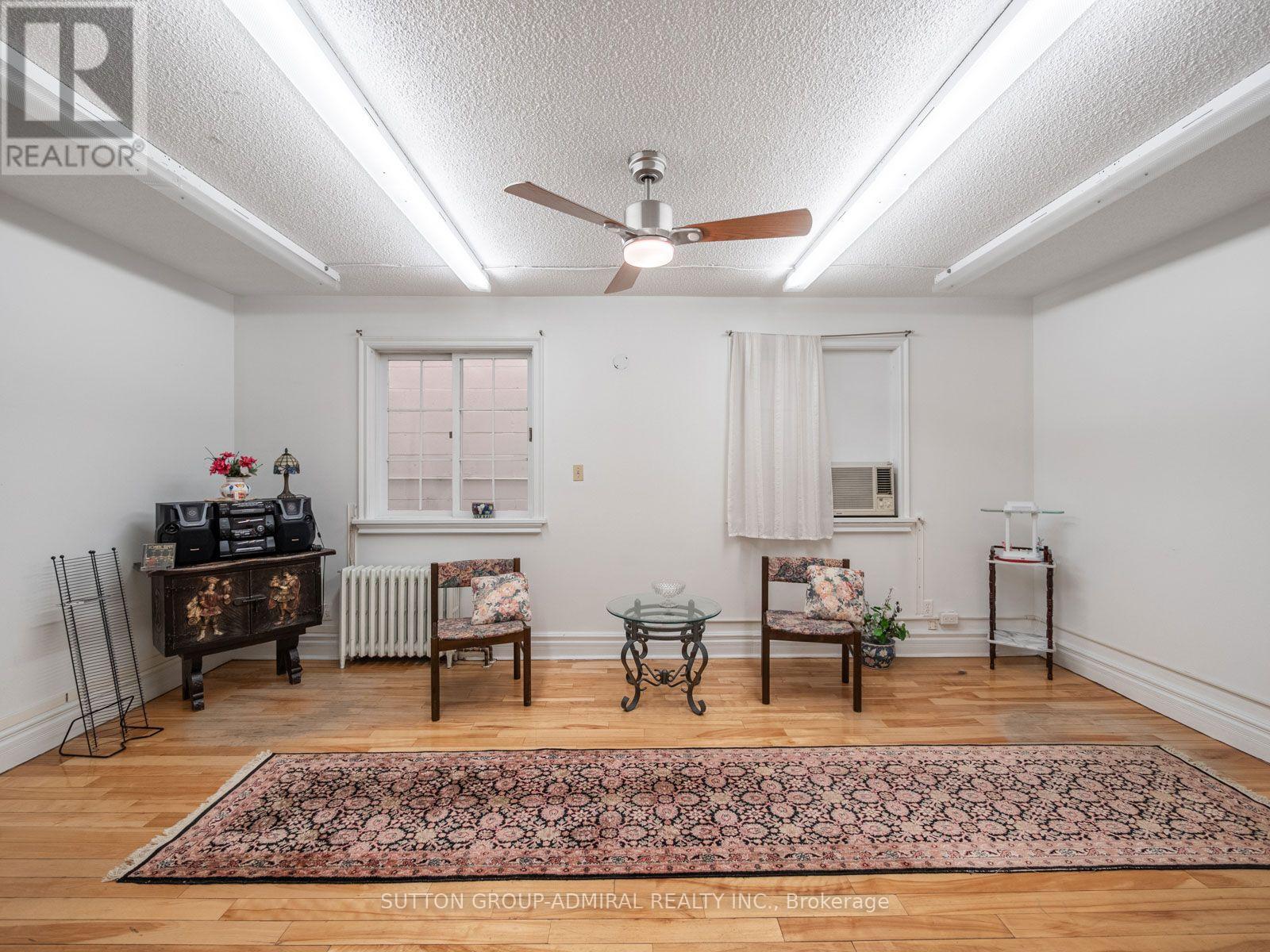 392 Eglinton Avenue W, Toronto, Ontario  M5N 1A2 - Photo 30 - C13583286