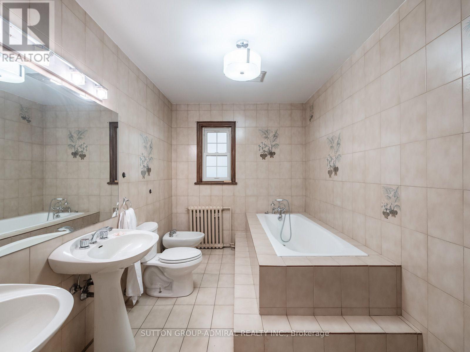 392 Eglinton Avenue W, Toronto, Ontario  M5N 1A2 - Photo 33 - C13583286