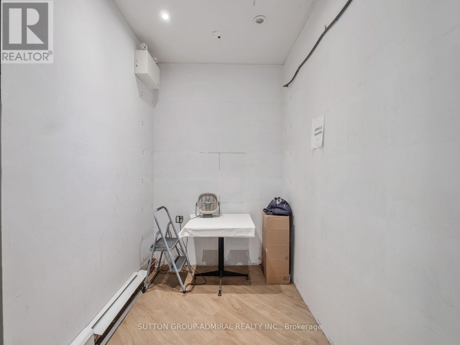 392 Eglinton Avenue W, Toronto, Ontario  M5N 1A2 - Photo 9 - C13583286
