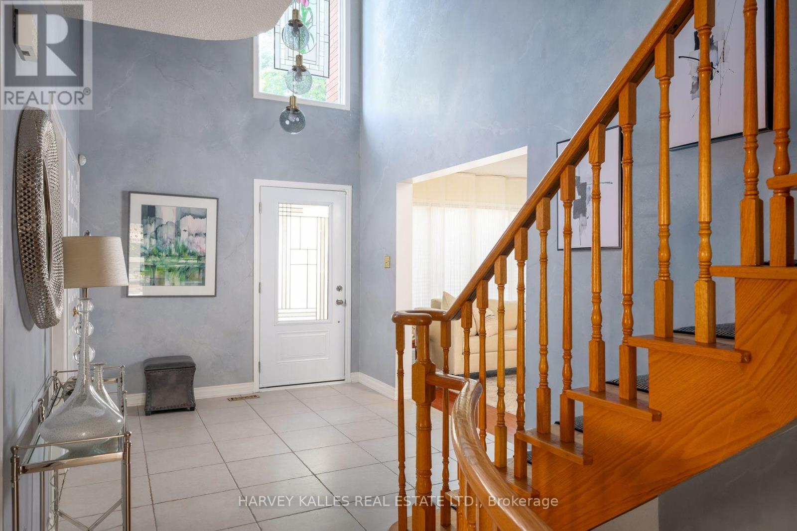 17 Peterborough Avenue, Markham, Ontario  L3T 7B7 - Photo 3 - N13583262