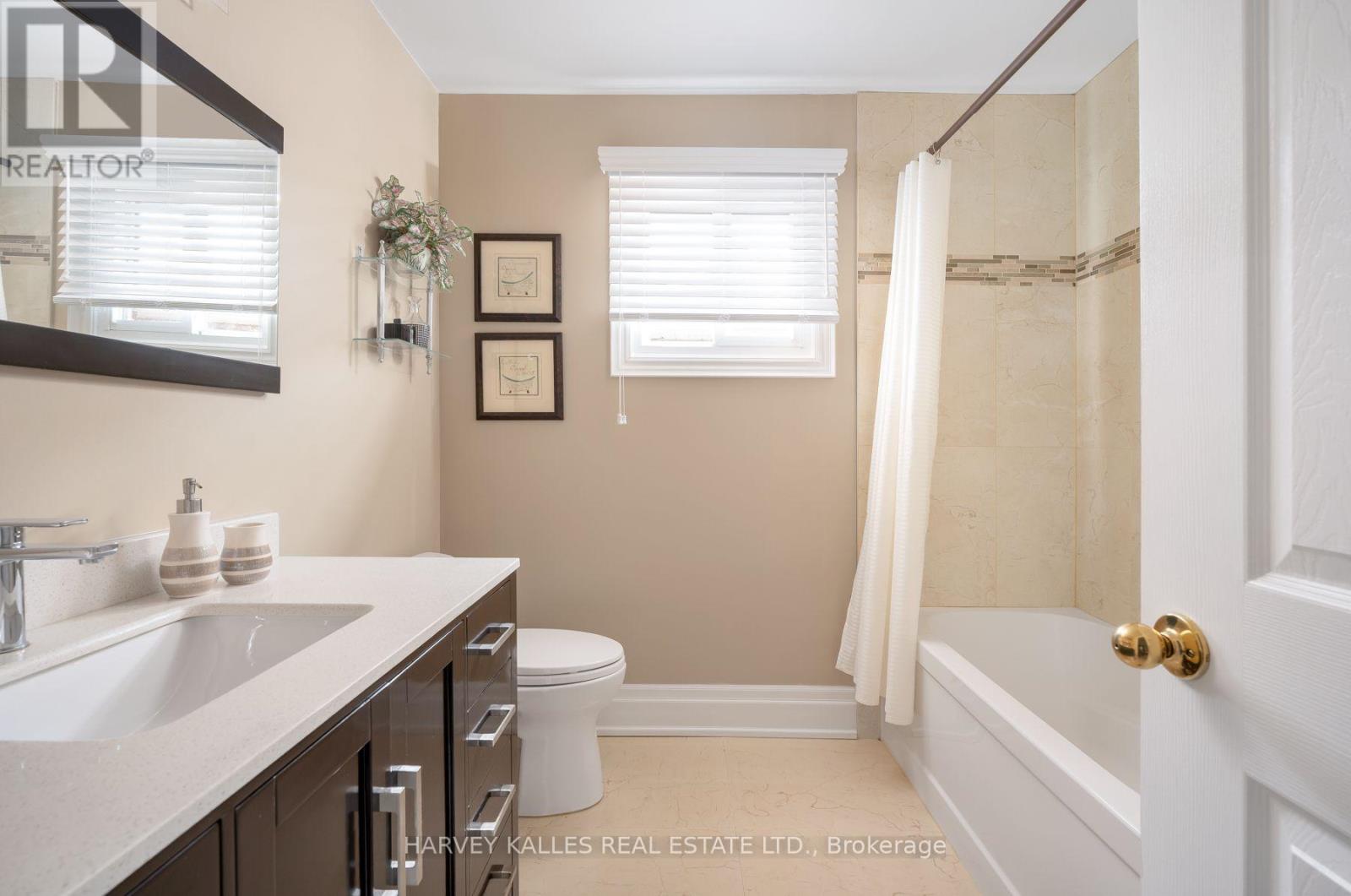 17 Peterborough Avenue, Markham, Ontario  L3T 7B7 - Photo 34 - N13583262