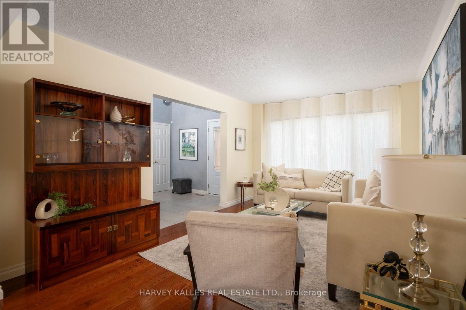 17 Peterborough Avenue, Markham, Ontario  L3T 7B7 - Photo 9 - N13583262