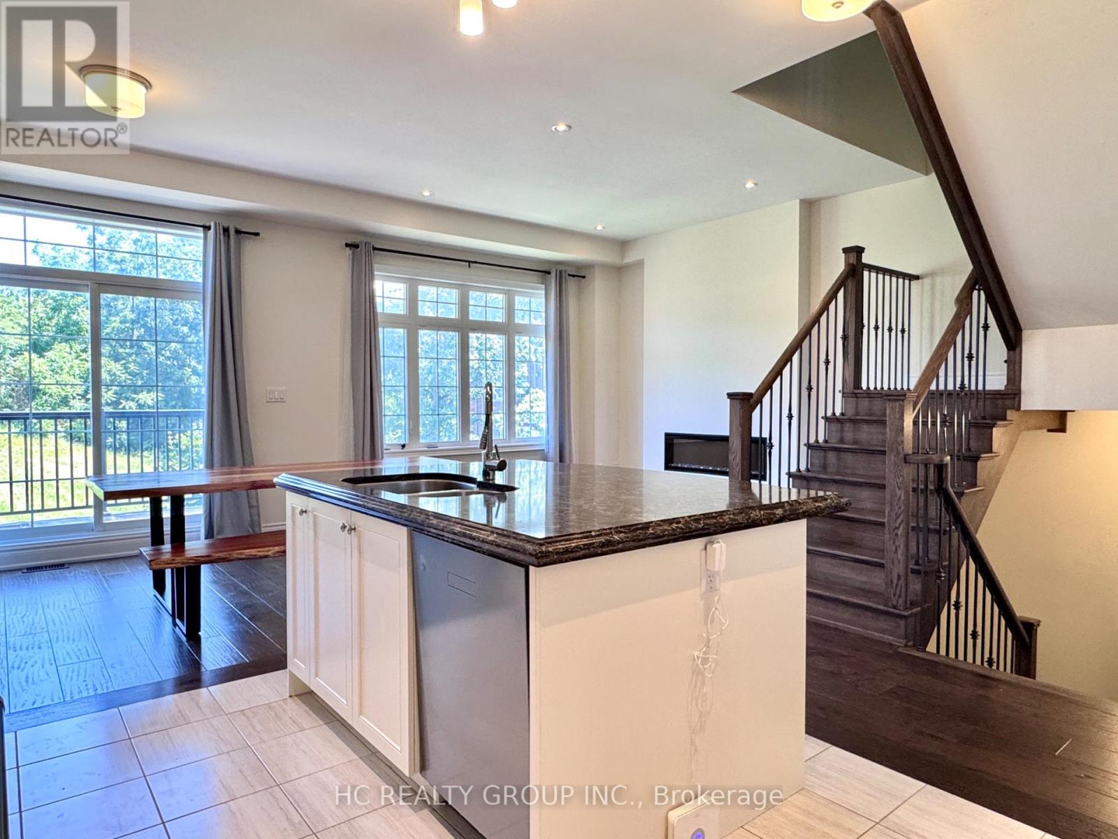 9 Beaufort Way, Markham, Ontario L6C 1N6 - Photo 4 - N13583314