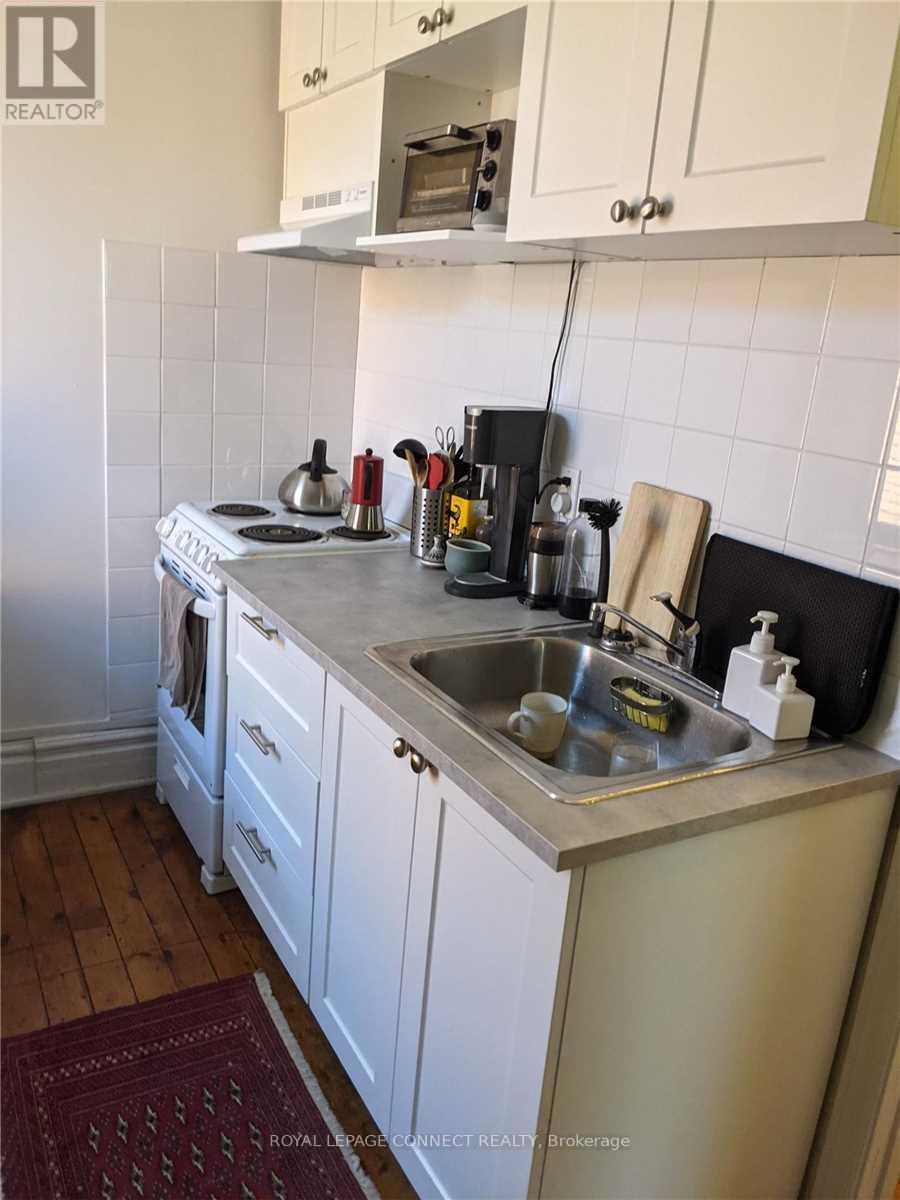 4 - 59 Gwynne Avenue, Toronto, Ontario M6K 2C5 - Photo 7 - W13583246