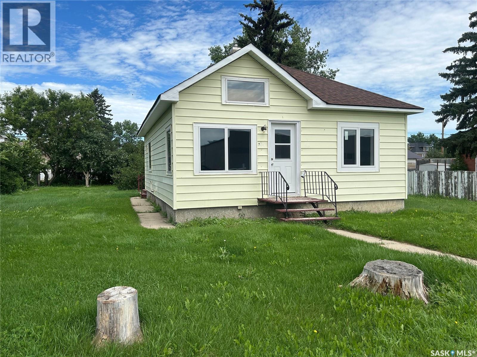 304 Main Street, Avonlea, Saskatchewan  S0H 0C0 - Photo 2 - SK031406