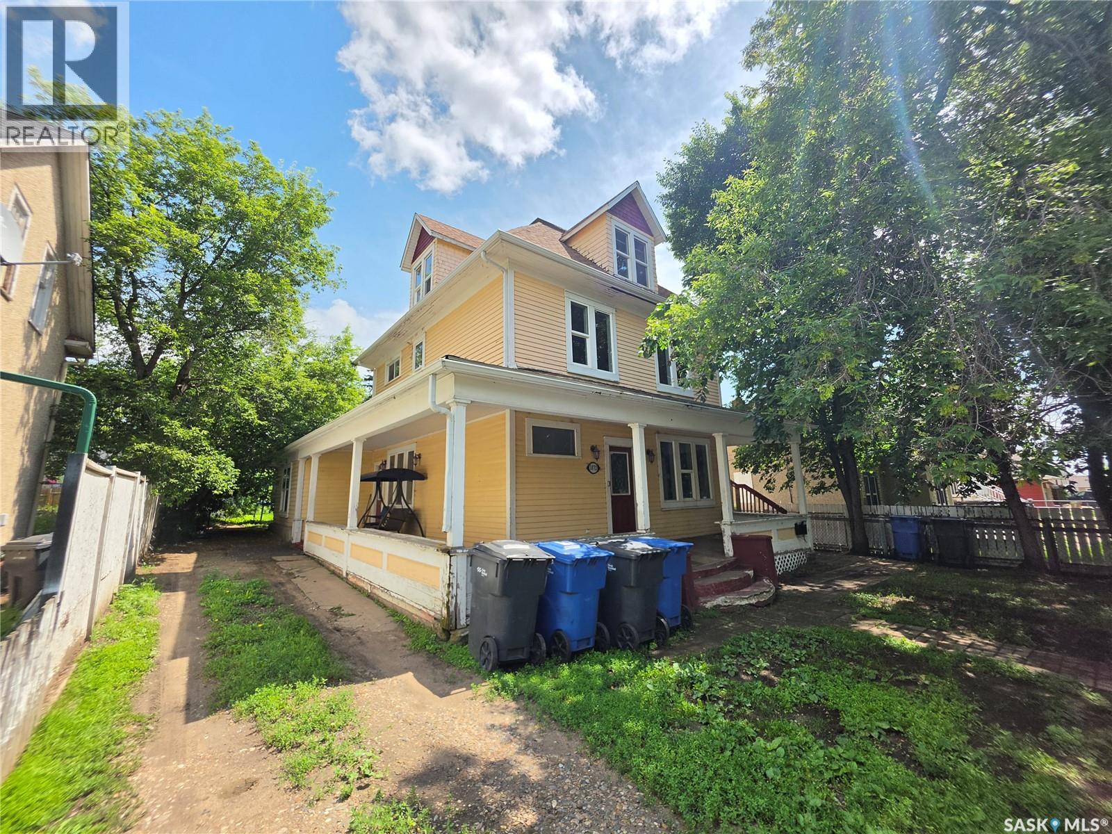 1072 104th Street, North Battleford, Saskatchewan  S9A 1N4 - Photo 1 - SK043071