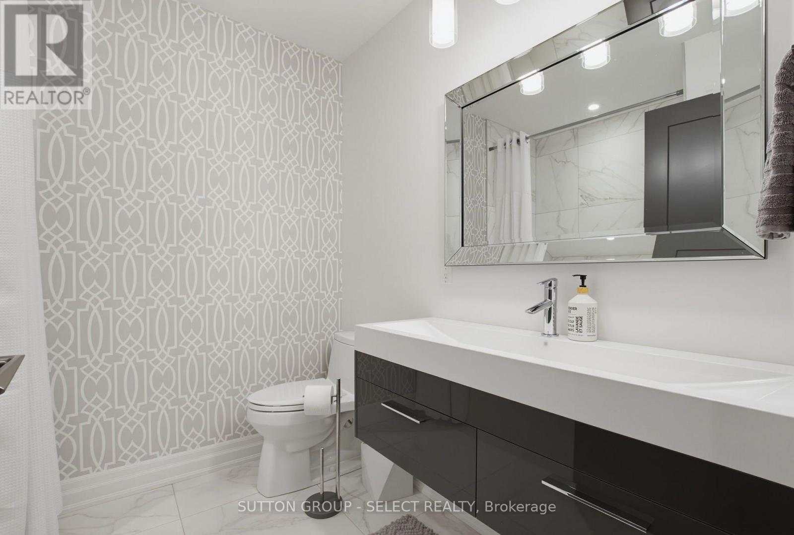 2303 Waterside Court, London North, Ontario  N6G 0L9 - Photo 38 - X13583436
