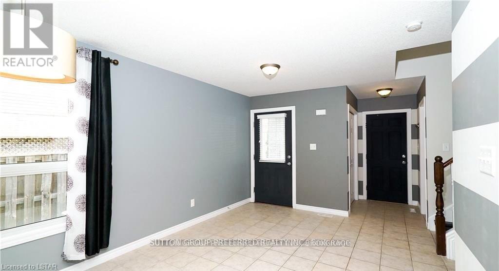 1708 Mickleborough Drive, London North, Ontario N6G 5R7 - Photo 2 - X13583474