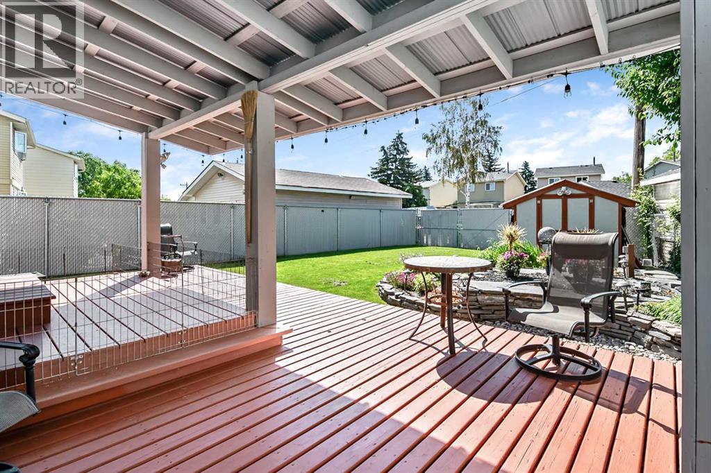 37 Erin Woods Place Se, Calgary, Alberta  T2B 2W5 - Photo 30 - A2329364