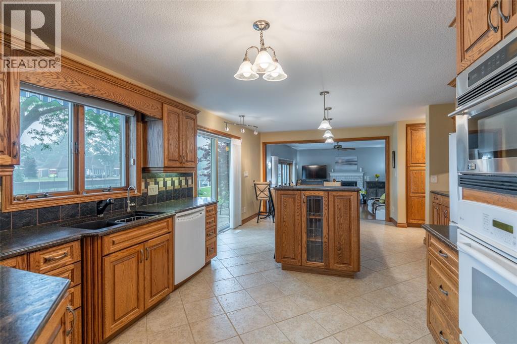 4784 Maplewood Crescent, Port Lambton, Ontario  N0P 2B0 - Photo 14 - 26014944