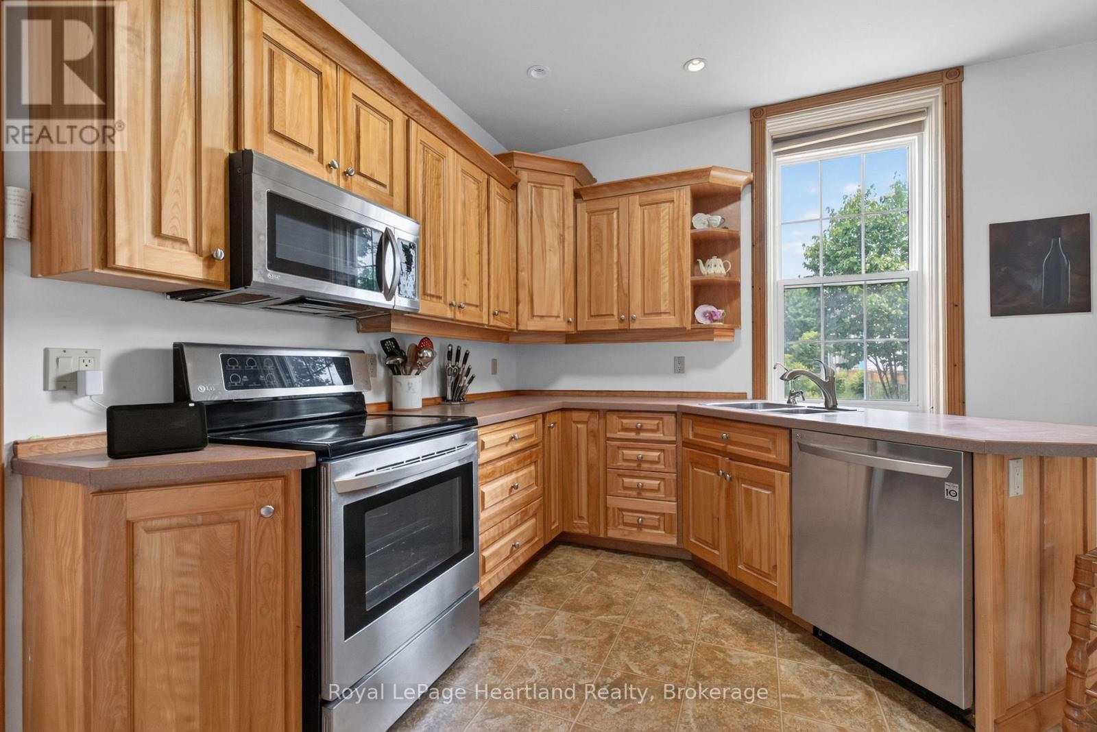 638 Havelock Street, Huron-Kinloss, Ontario  N0G 2H0 - Photo 12 - X13583612