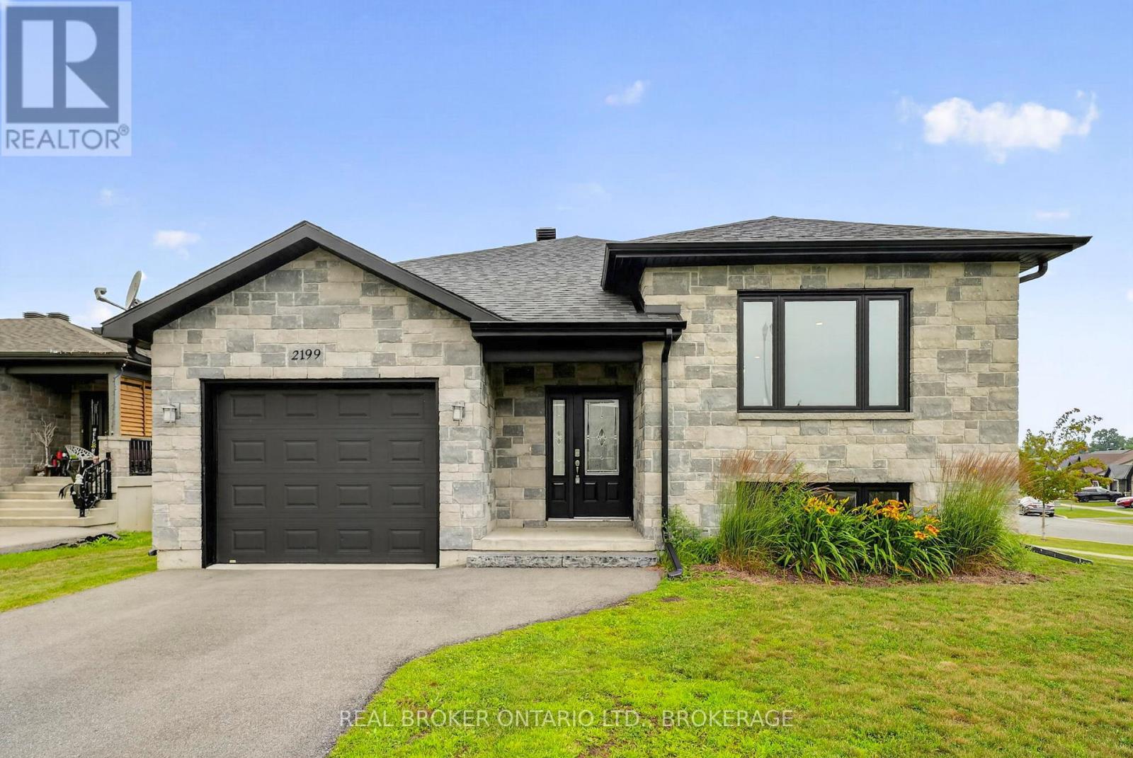 2199 BURKE AVENUE, Cornwall, Ontario