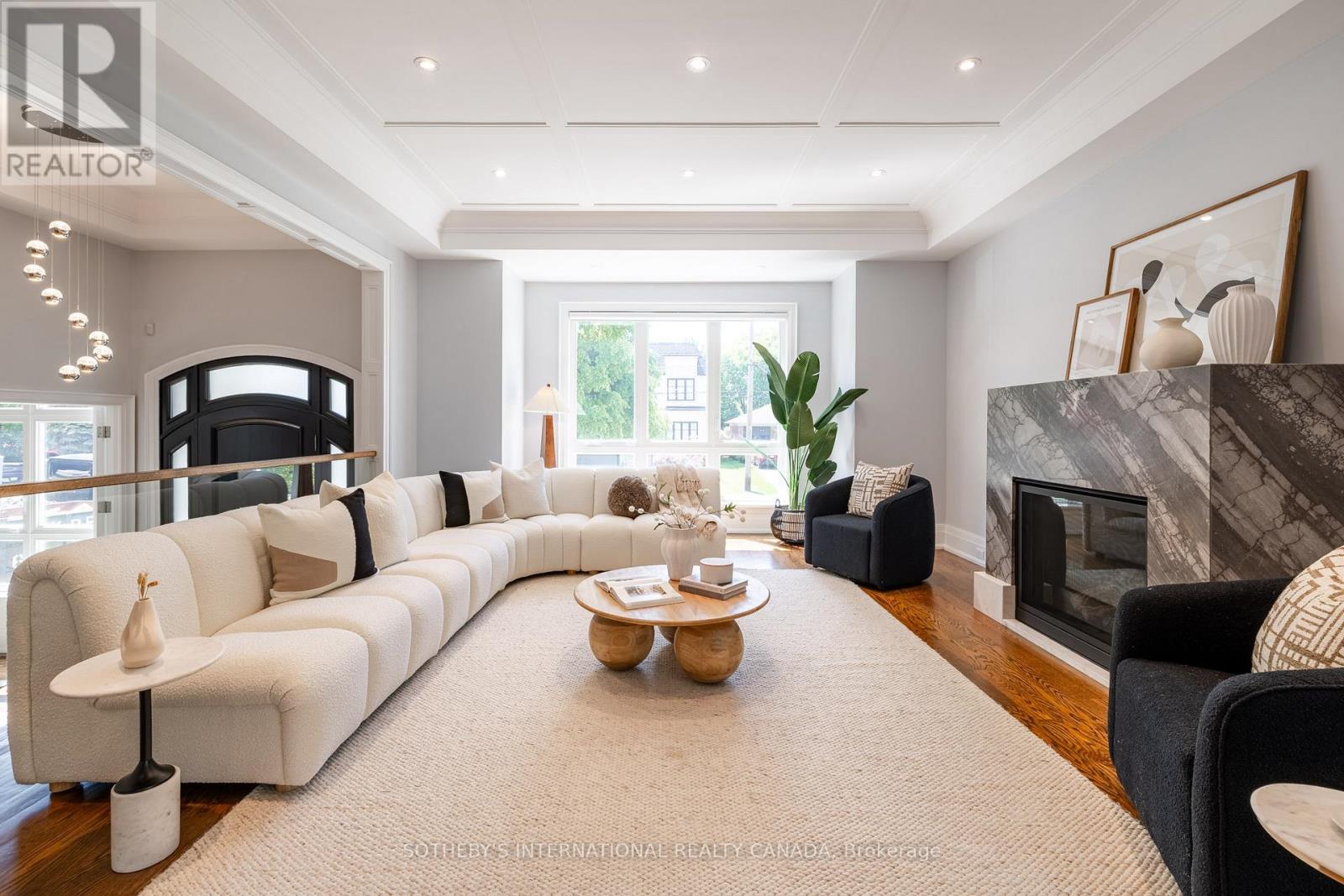 242 Betty Ann Drive, Toronto, Ontario  M2R 1A7 - Photo 6 - C13583364