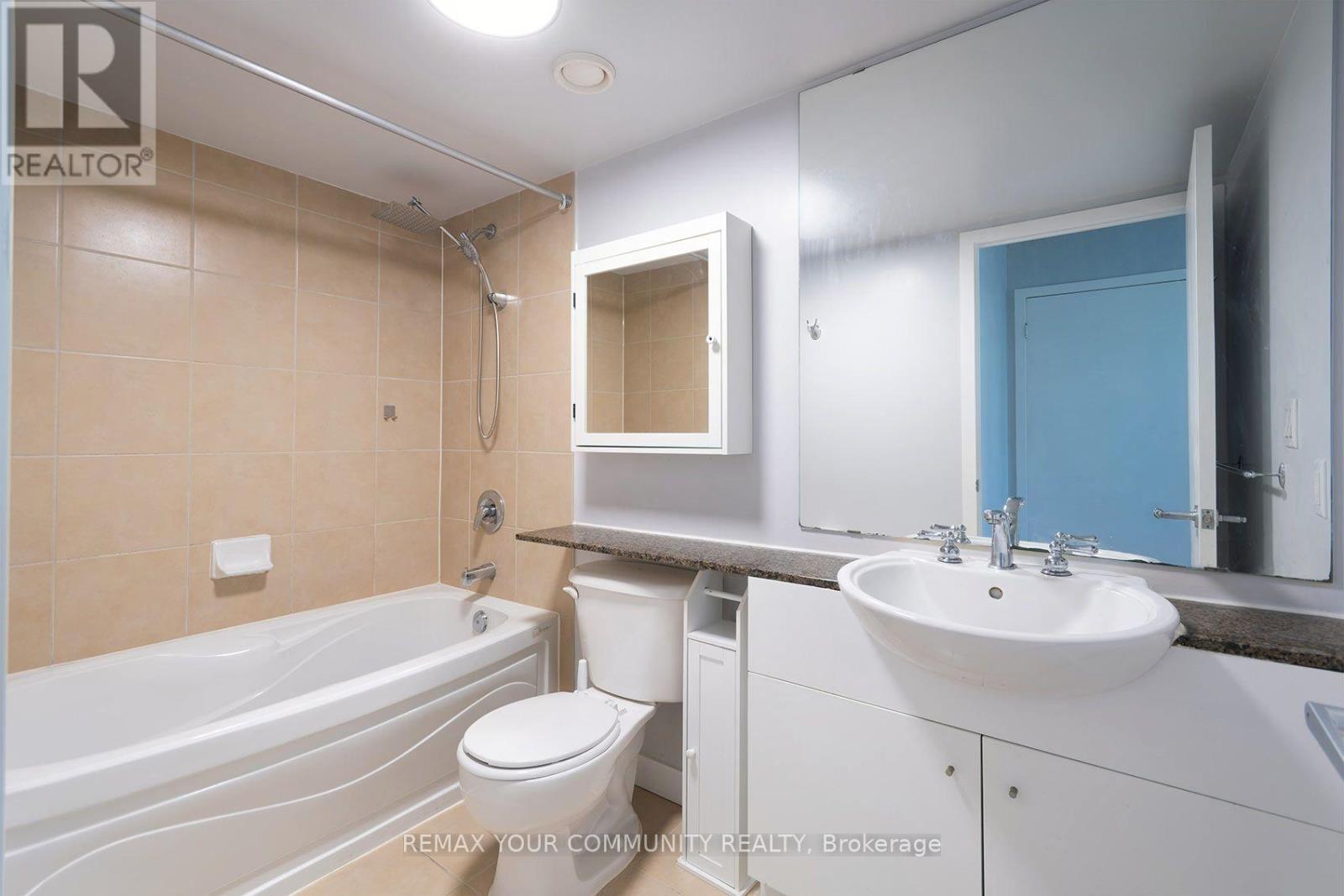 2103 - 381 Front Street W, Toronto, Ontario  M5V 3R8 - Photo 18 - C13583442