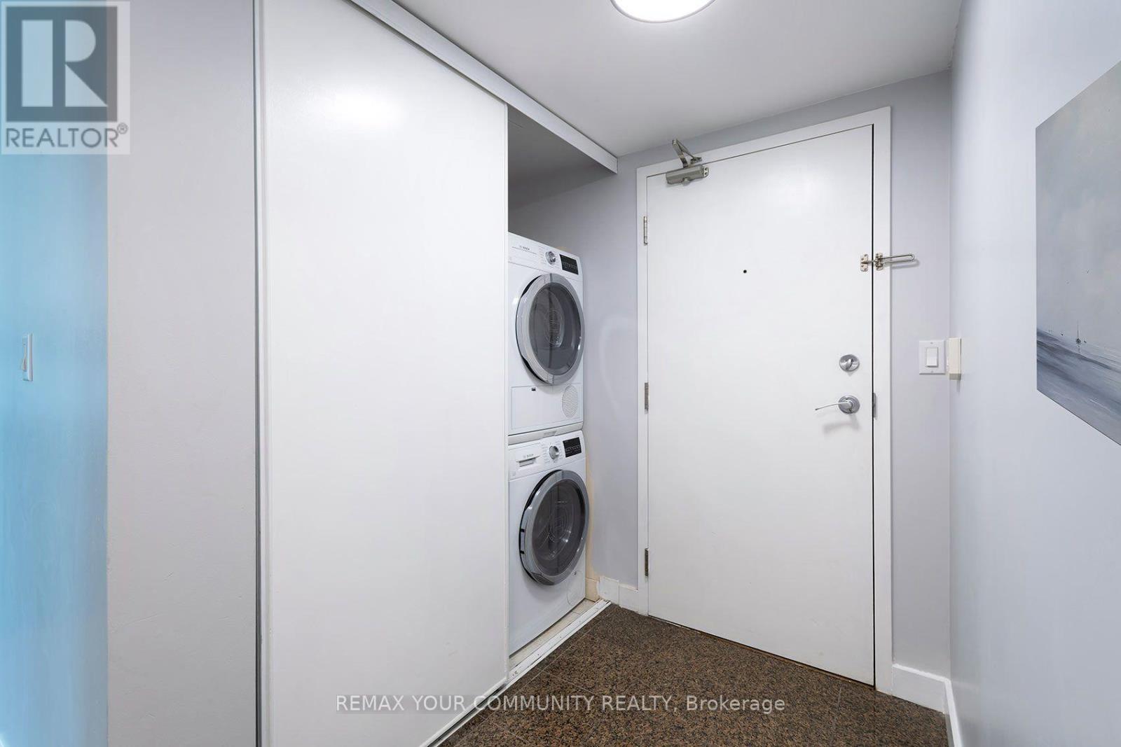 2103 - 381 Front Street W, Toronto, Ontario  M5V 3R8 - Photo 23 - C13583442