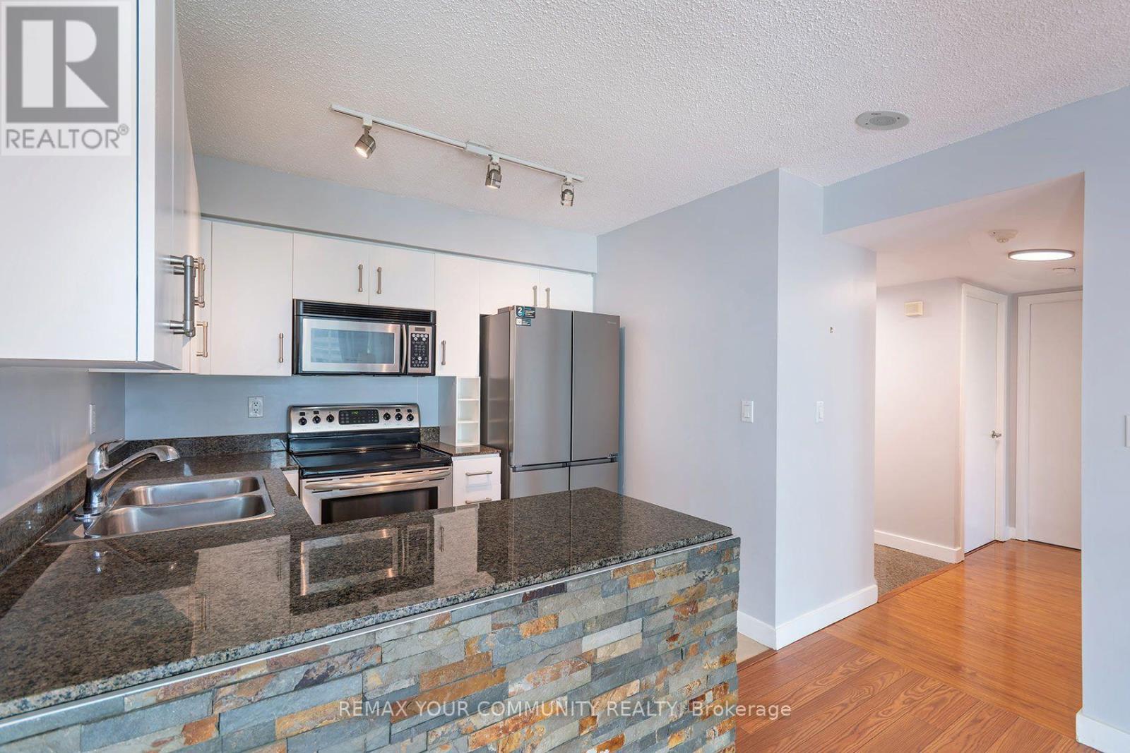 2103 - 381 Front Street W, Toronto, Ontario  M5V 3R8 - Photo 9 - C13583442