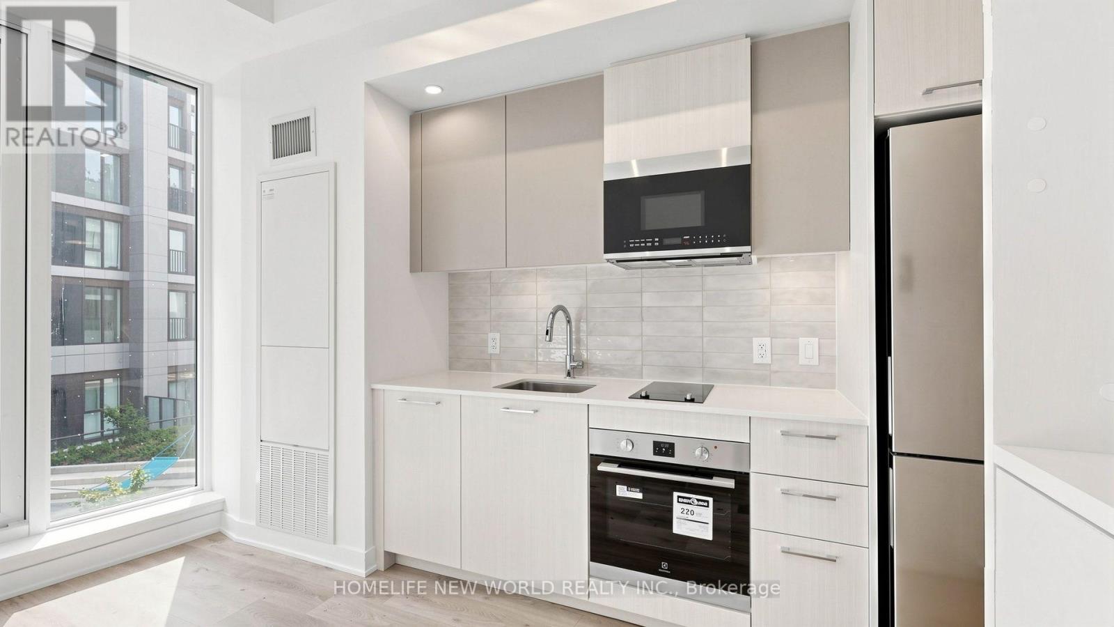 328 - 30 DREAMERS WAY, Toronto (Regent Park)